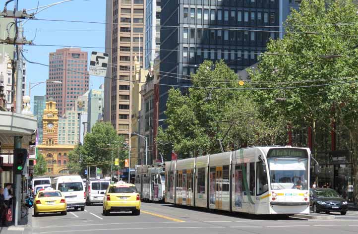 Yarra Trams Siemens Combino 5002